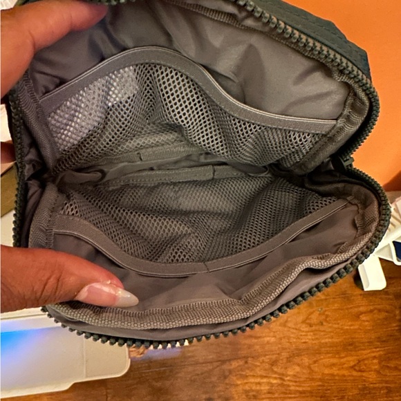 GAIAM Forest Green Sidekick Waist Pack (NWOT) - Picture 2 of 7